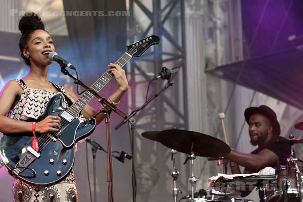 LIANNE LA HAVAS - 2016-07-23 - PARIS - Parvis de l'Hotel de Ville - 